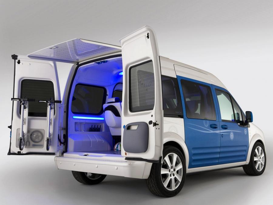  Ford Transit Connect Family One Concept 2009 года  (фото 21 из 39)